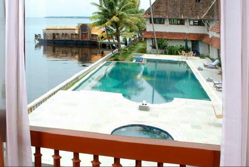 Lemon Tree Vembanad Lake Resort, Kerala Alappuzha Exterior foto