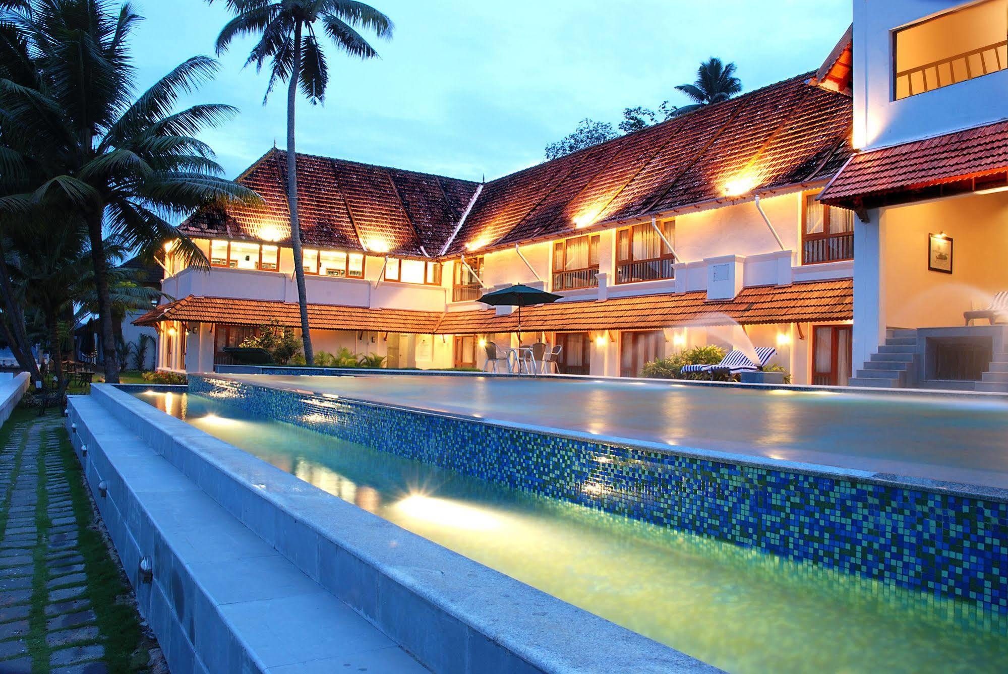 Lemon Tree Vembanad Lake Resort, Kerala Alappuzha Exterior foto